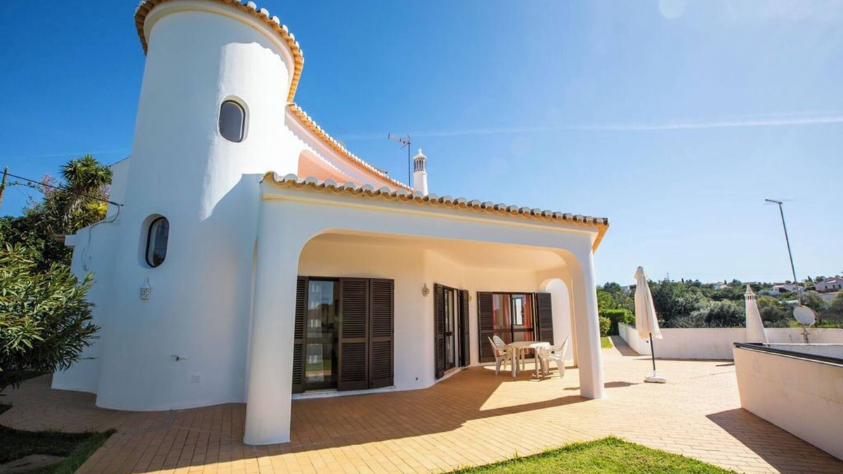 Poco Partido Villa | Fantastic breaks in the charming Villa Martinho in Carvoeiro Beach
