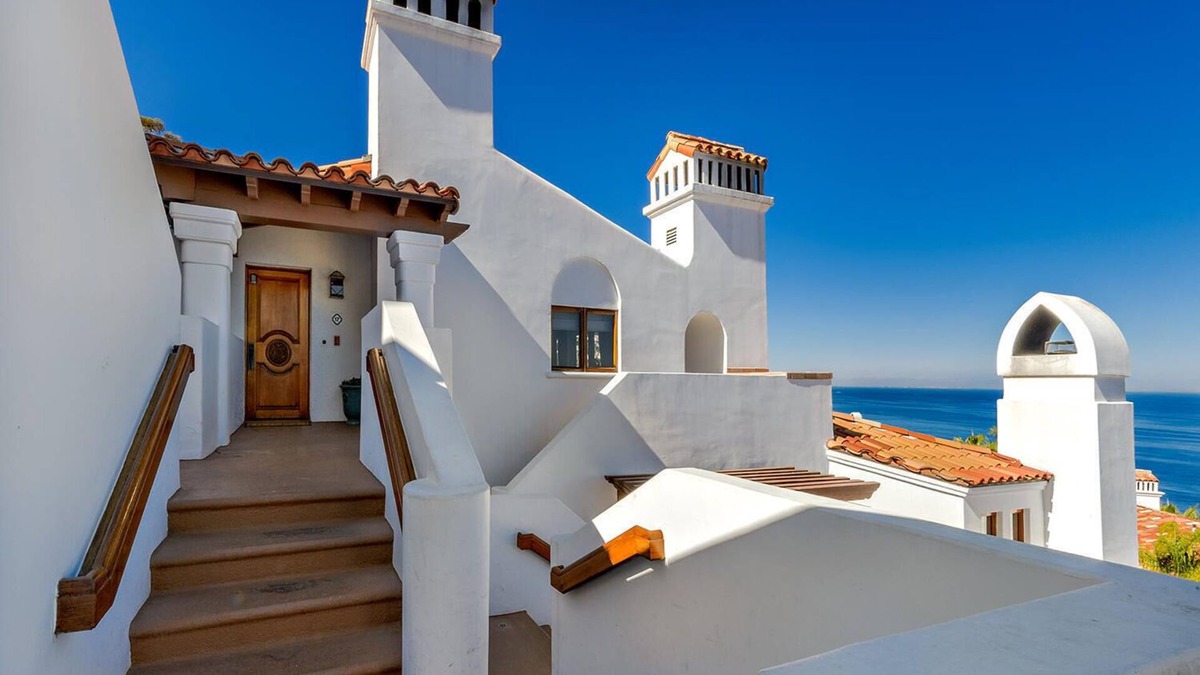 Avalon Condo | Fantastic Fall Special Rates.
