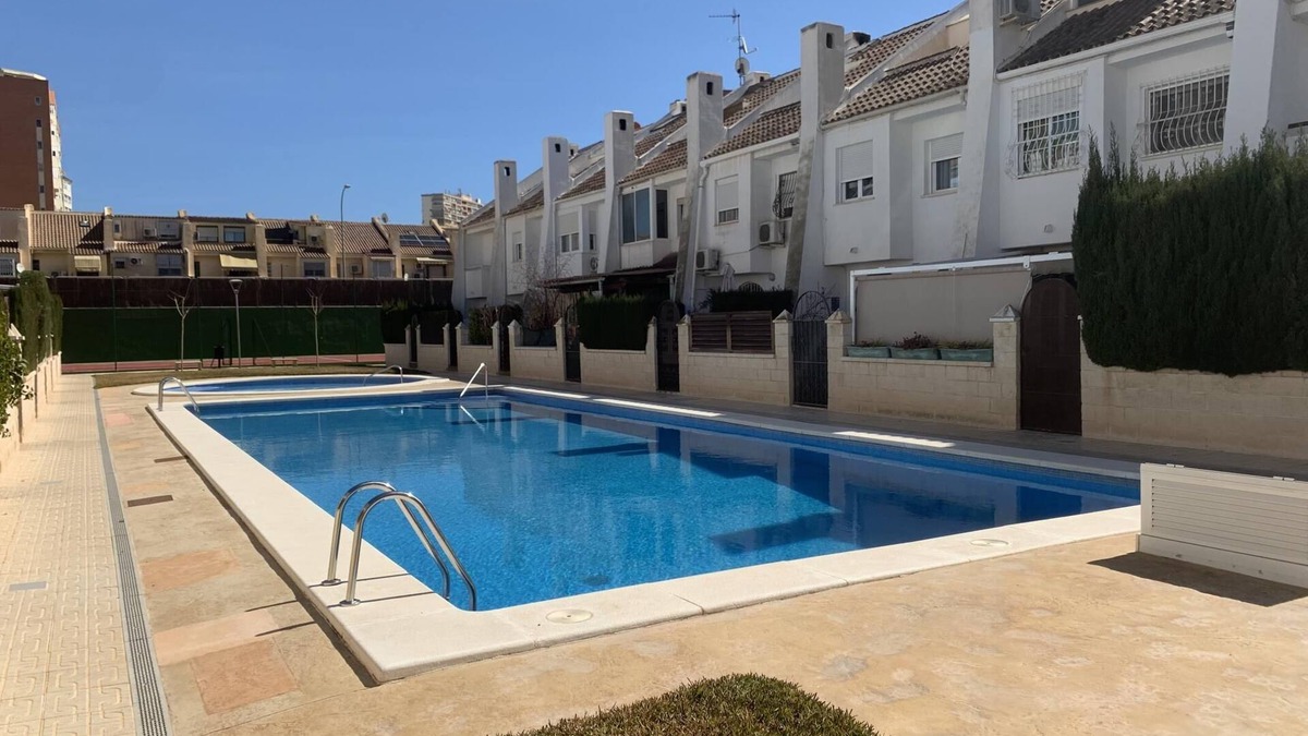 Cabo de las Huertas Cottage | Fantastic house in Alicante. 3 bedrooms + swimming pool - 500m from the beach