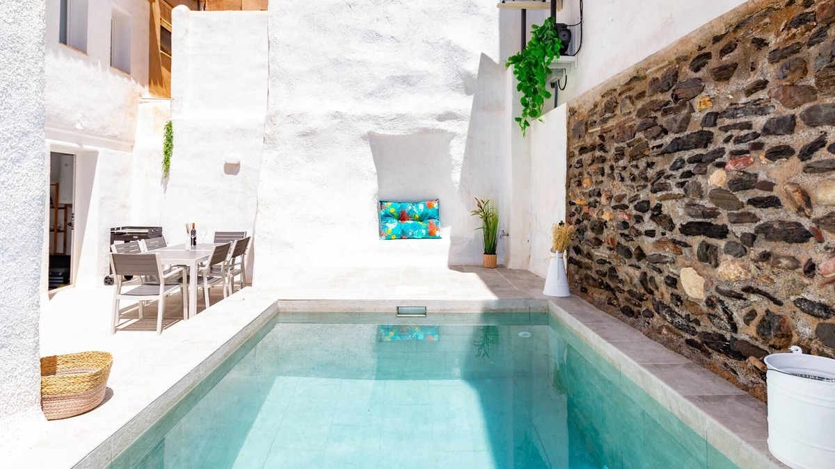 Niguelas Cottage | Fantastic house with pool and wifi