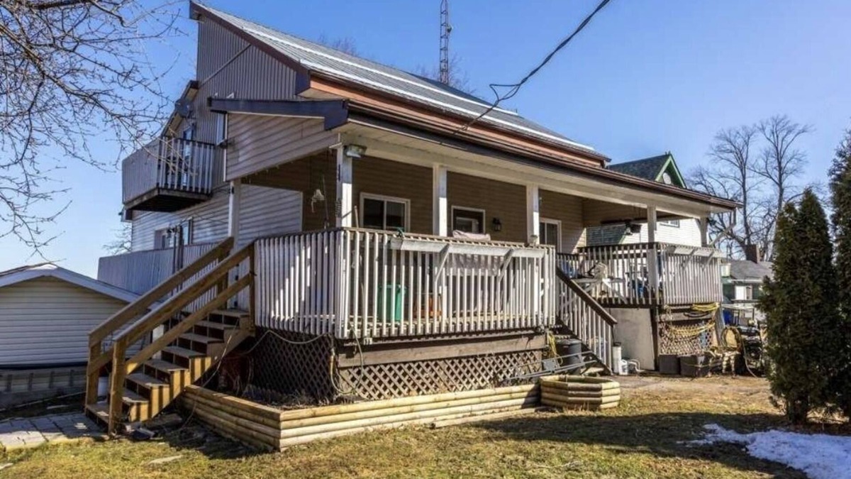 Scugog Cottage | Fantastic Lake Views and Gorgeous Sunsets All year round
