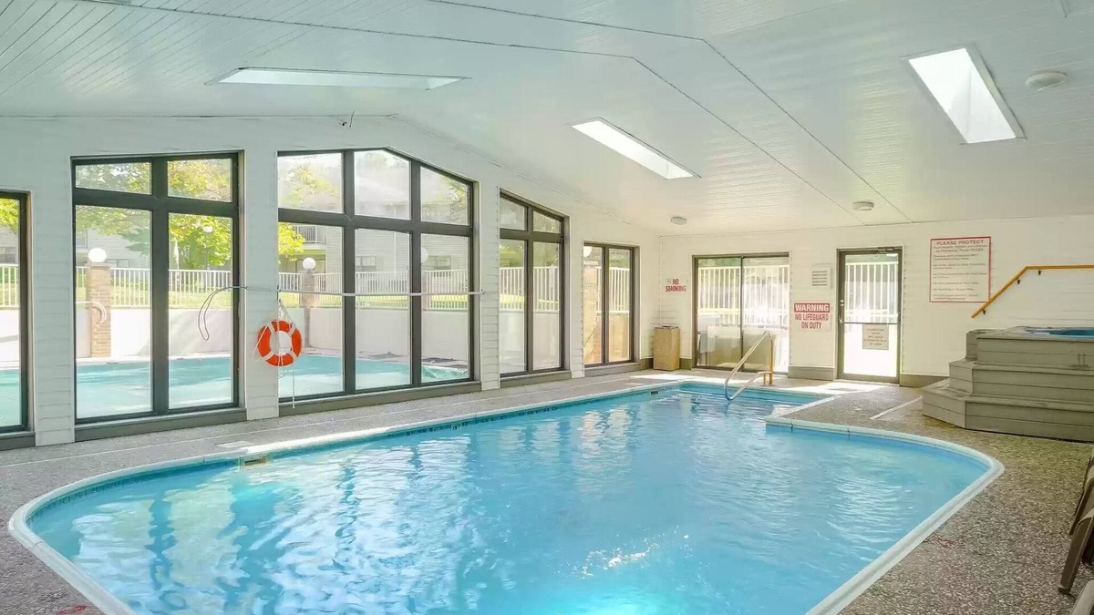 Branson Condo | Fantastic Location! Indoor and Outdoor Pools, Hot tub, Golf & Shows!