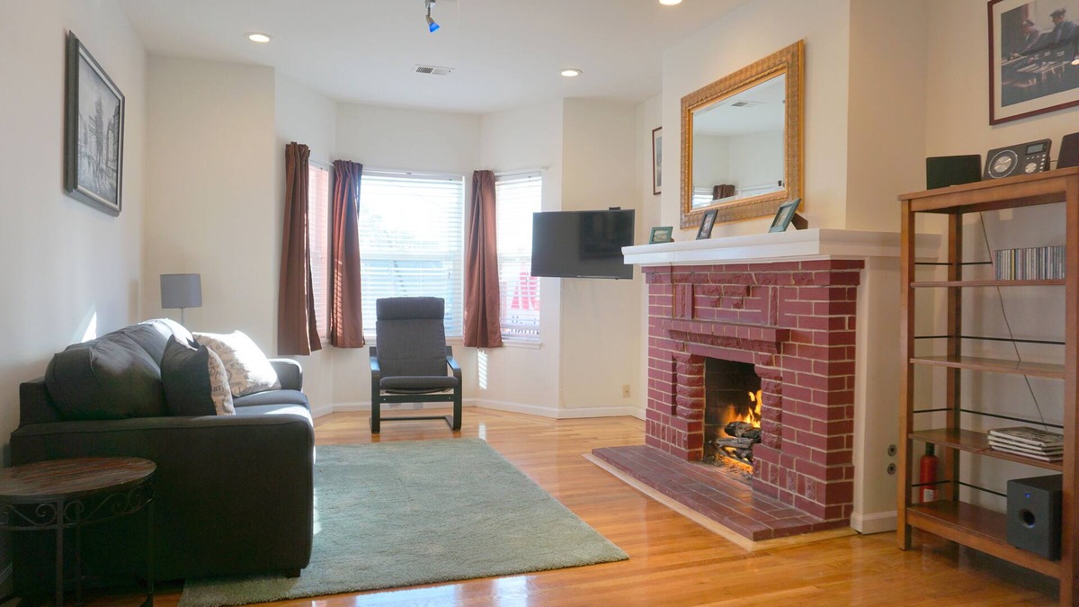 Little Russia Apartment | Fantastic Luxury Apt Close to Golden Gate Park & Beach, WiFi, in-unit Laundry,