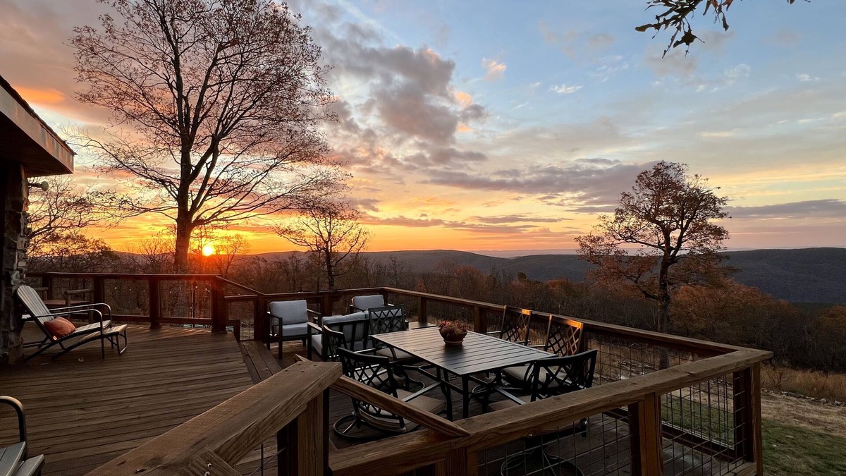 Smithville Cabin | Fantastic mountain views, game room, 16 acres, high speed Internet and privacy.