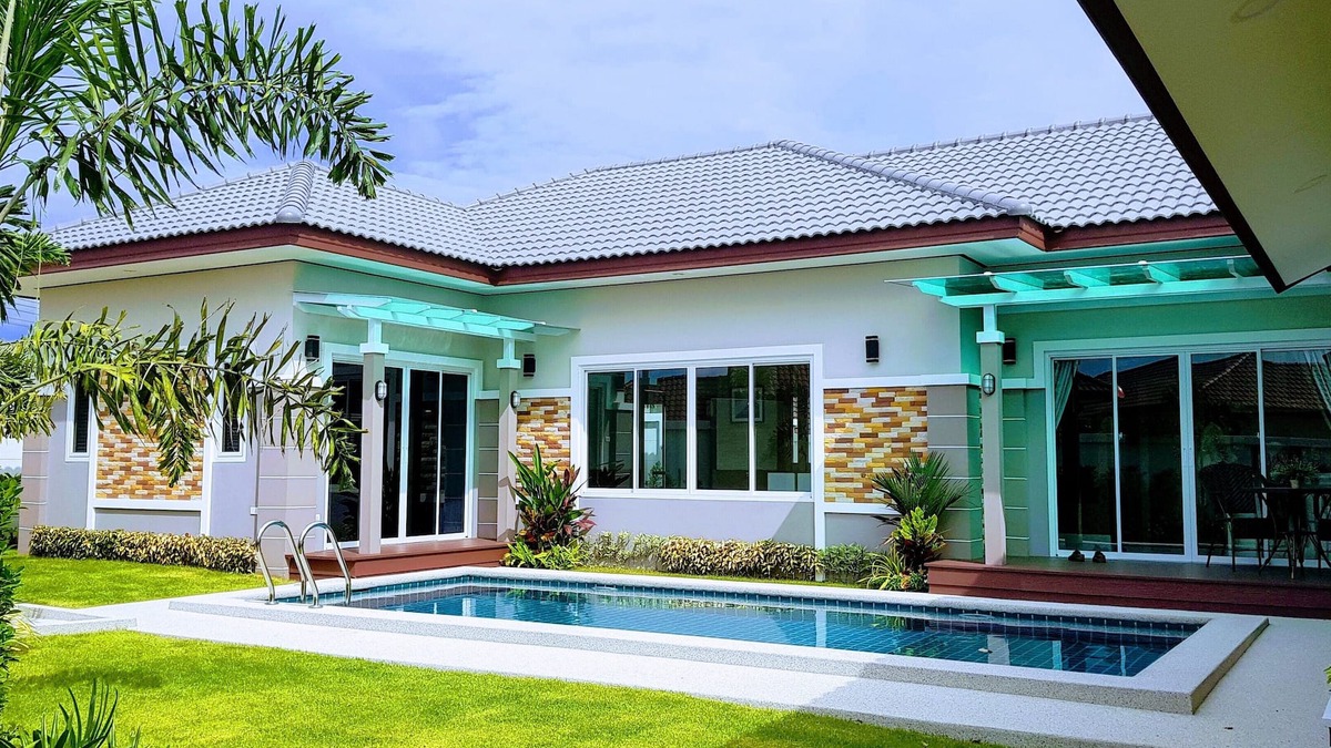 Huai Yai Villa | Fantastic New Private Pool Villa in Pattaya, 3 Double Beds with Home Automation!