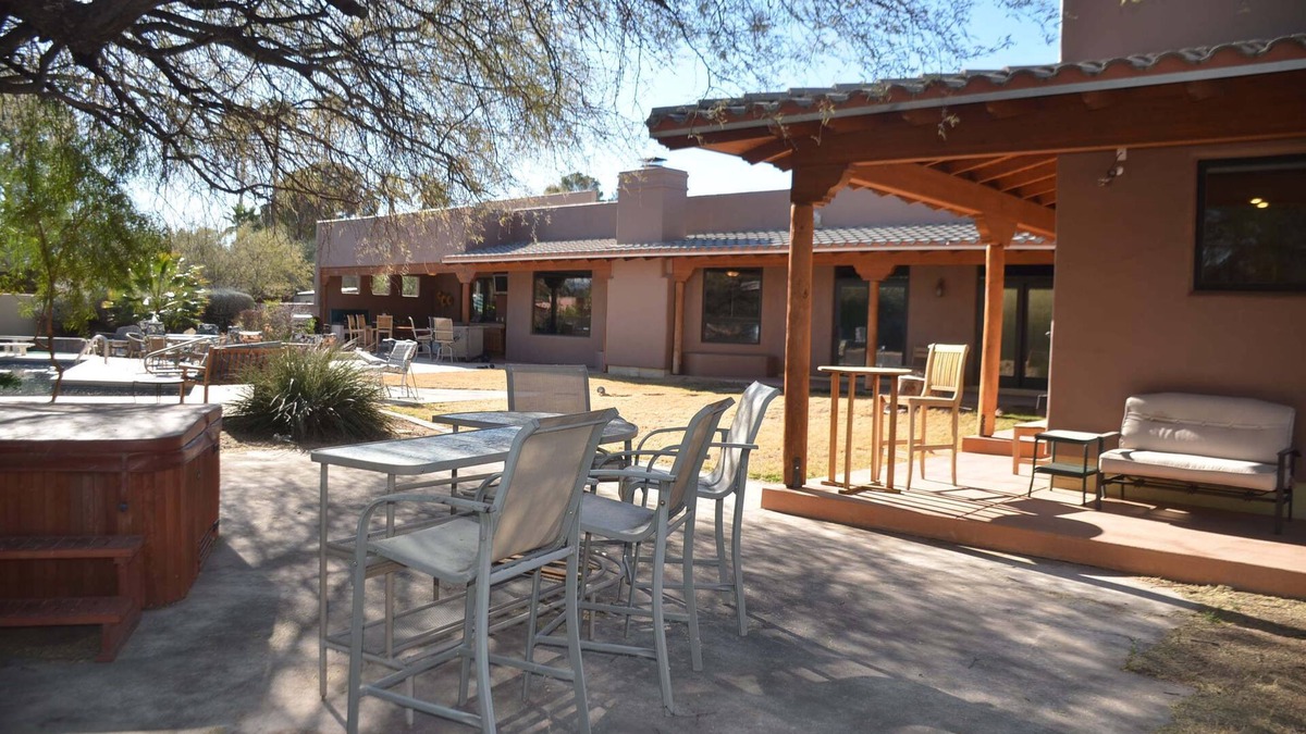Tucson House | Fantastic resort like 5 BR 5 BA home in Tucson Country Club, Pool, Bocce, Acre