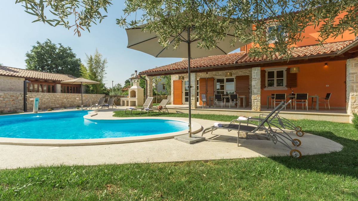 Kastelir-Labinci Villa | Fantastic villa up to 12 persons with sea view.