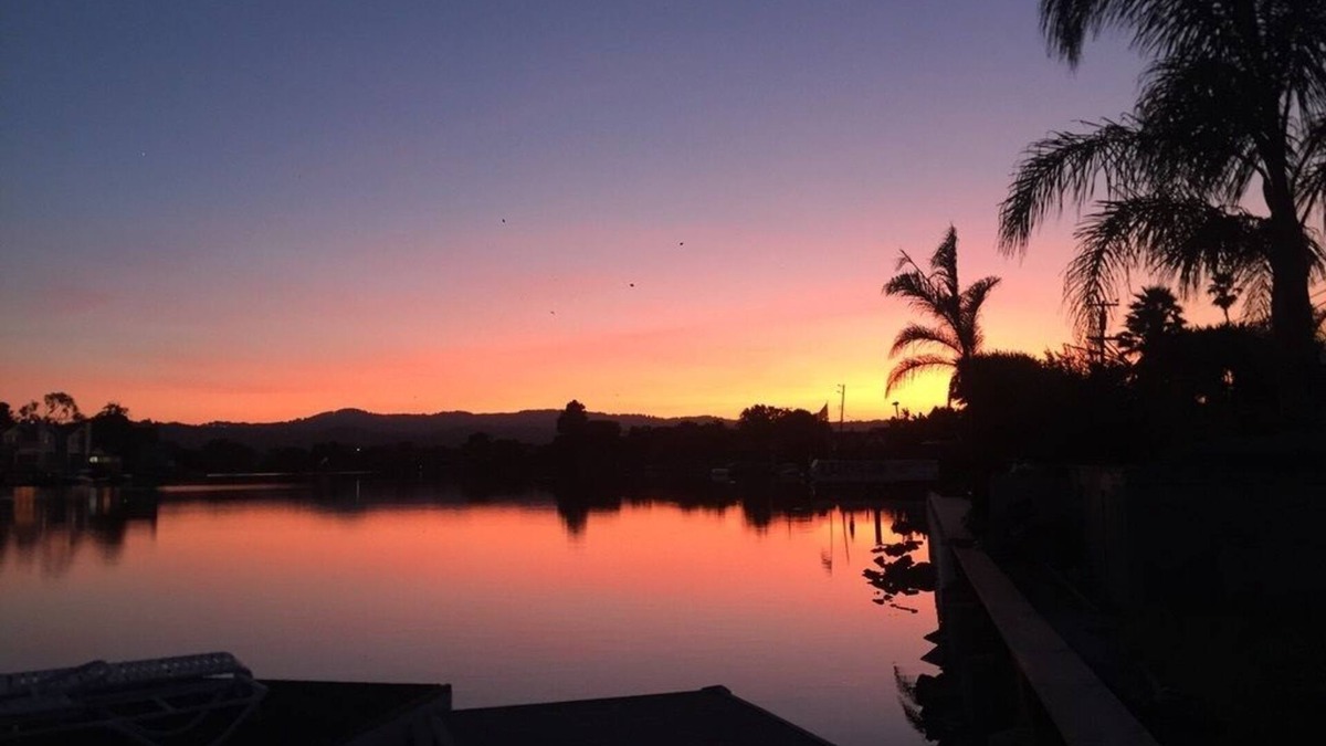 East San Mateo House | Fantastic waterfront 3/2 home
