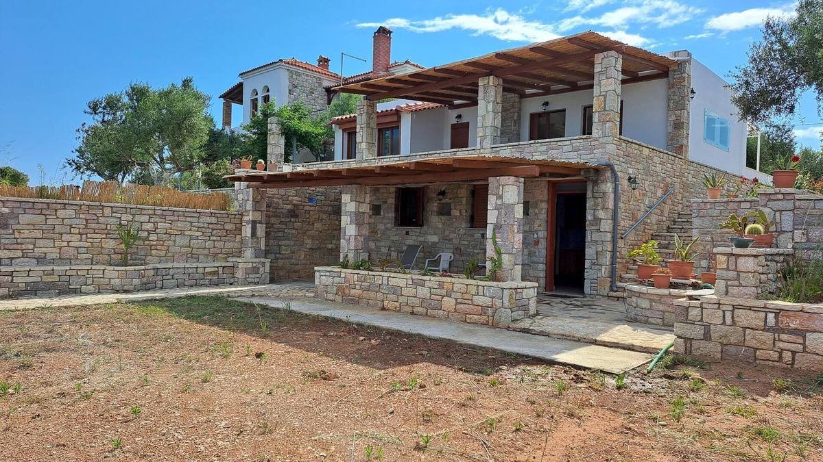 Aipeia Apartment | Fantastically situated vacation apartment above the beach near Chrani | Peloponn