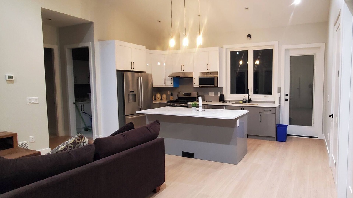 West Abbotsford Other | Farm & Garden Bungalow Retreat