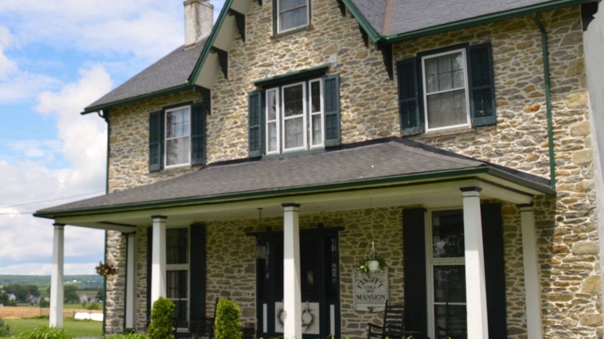 Gap Other | Farm house at Amish country