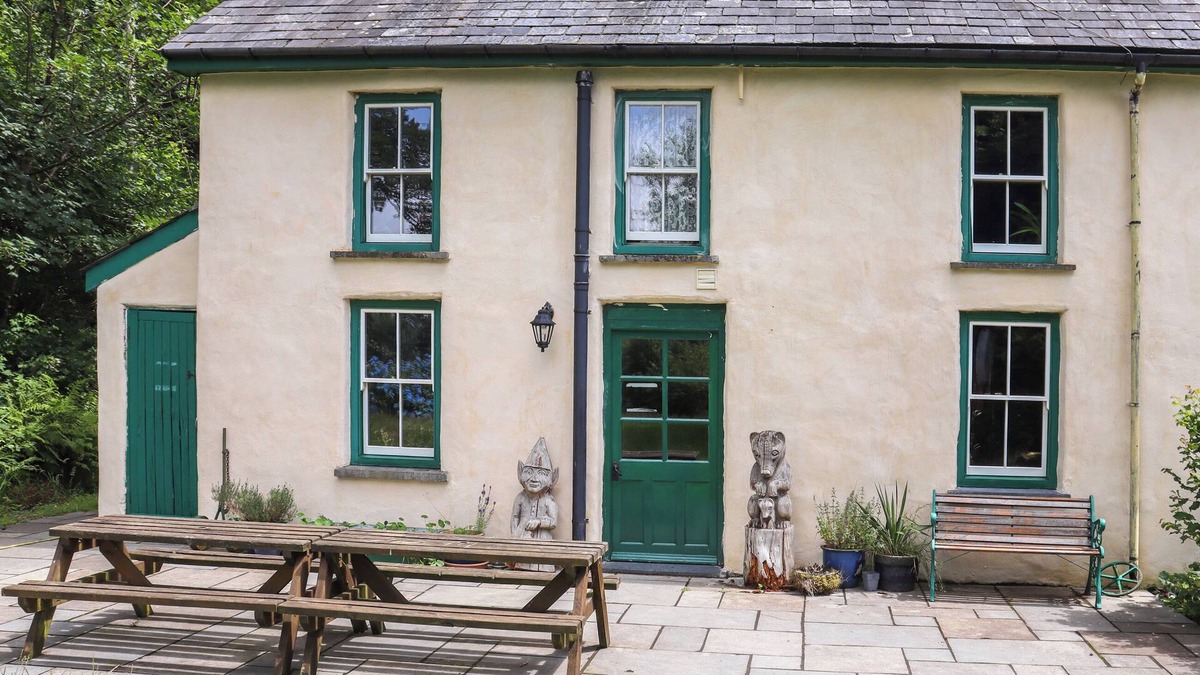 Llanybydder Cottage | Farm House - UK50262
