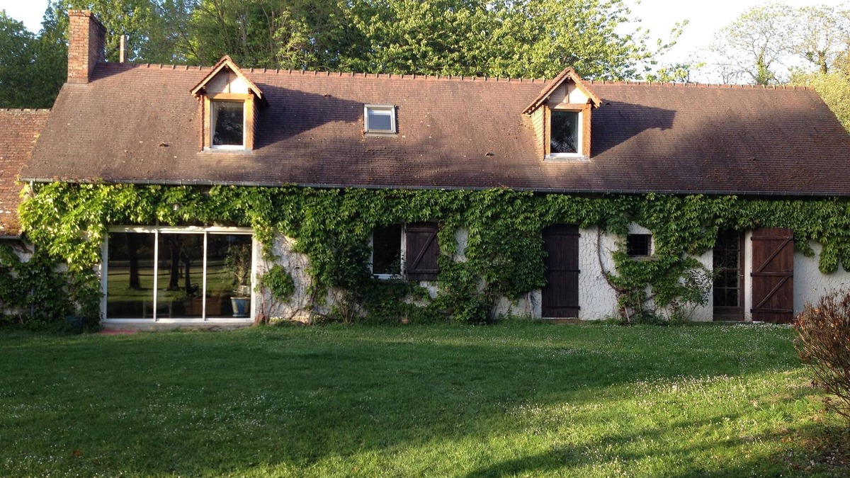 Saint-Mars-d'Outille Cottage | FARM IN THE MIDDLE OF HORSES