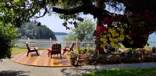 Anacortes House | Farm Inn - RV Farm Stay with Ocean Views