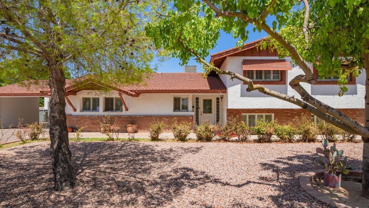 North Mountain House | Farm living with this 5 bedroom, 4.5 bath home, large activity room, pool, spa