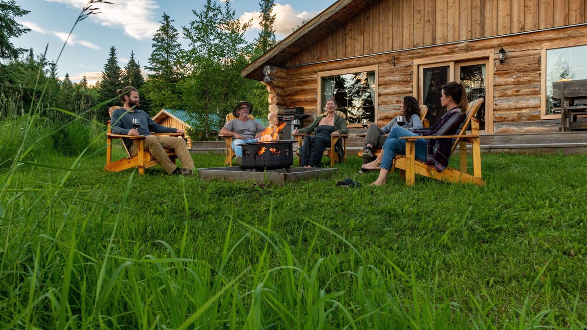 Canim Lake Cabin | Farm Stay in Bear Cabin at beautiful Kayanara - NEW