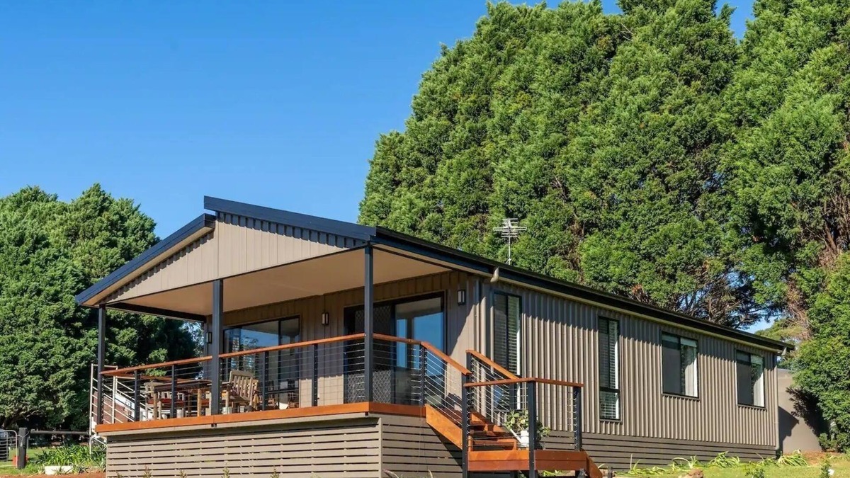 Foxground House | Farm "The Stockyards " 3 Bed Views Foxground.