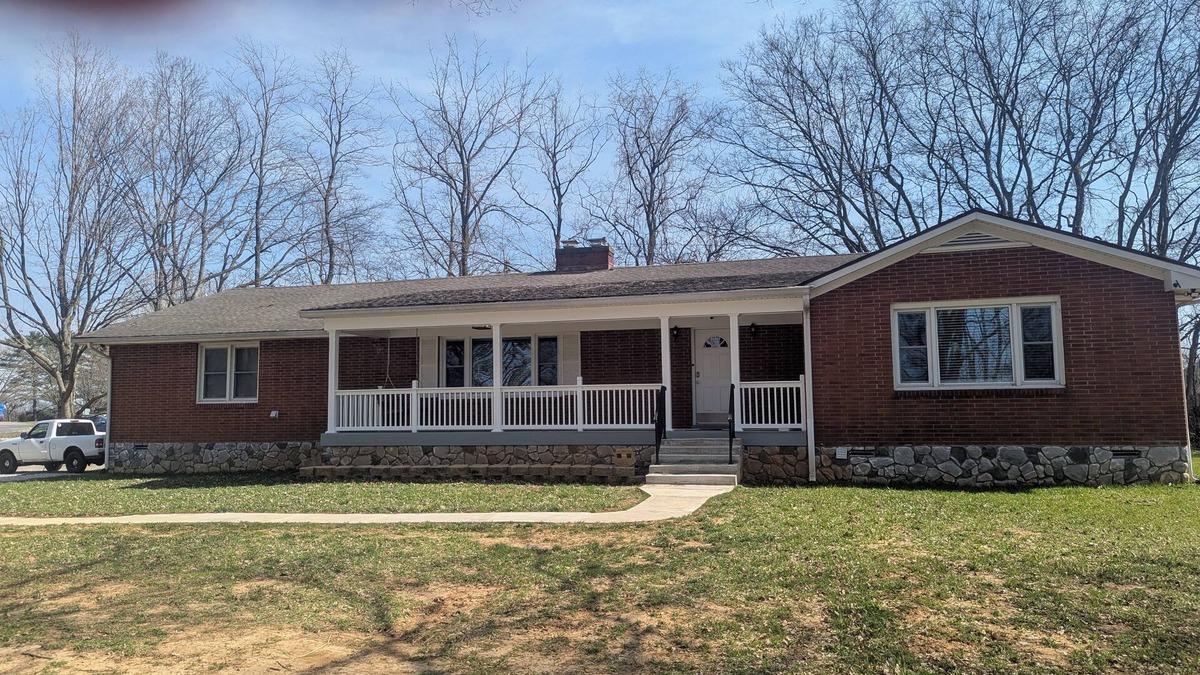 Bowling Green House | Farm View Retreat