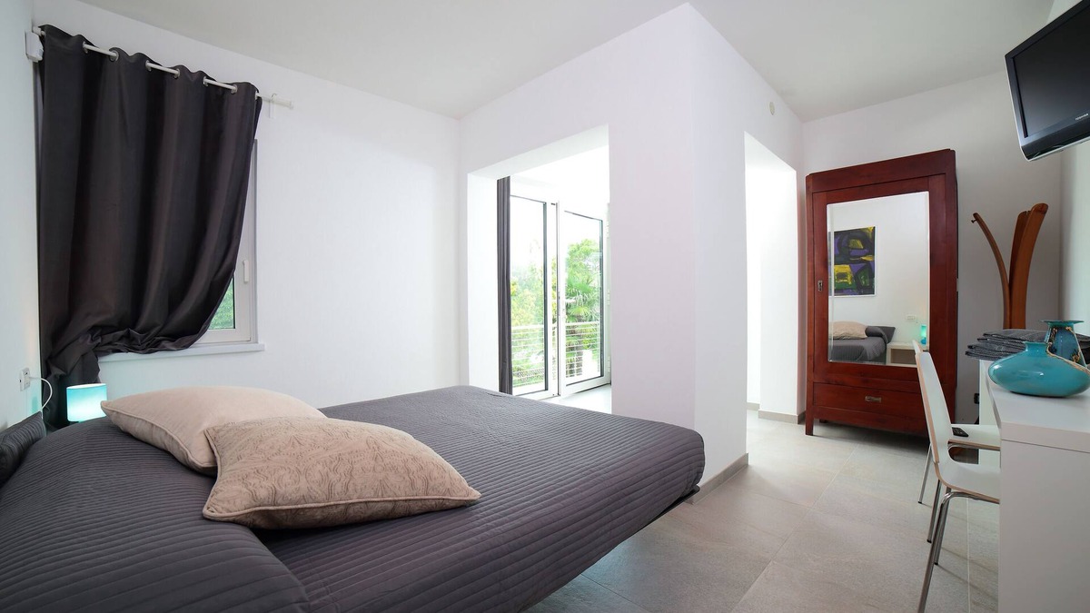 Palazzolo dello Stella Bed & Breakfast | Farmhouse B&B with swimming pool "Loggia degli Artisti" - 2 rooms: Suite Exclusive