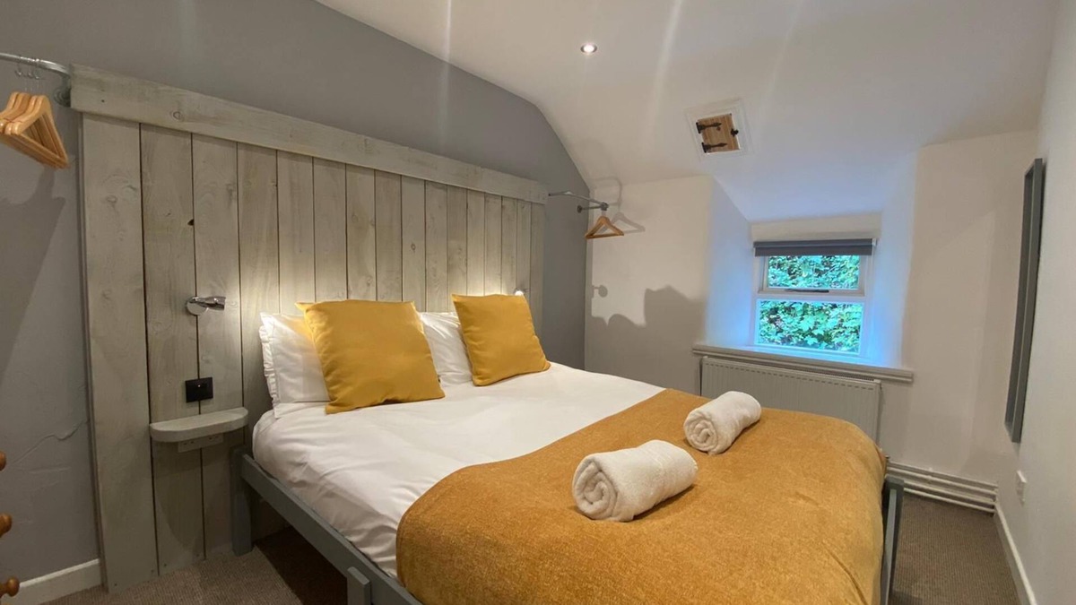 Bryn-crug Cottage | Farmhouse & Cottage - sleeps 10 guests in 5 bedrooms
