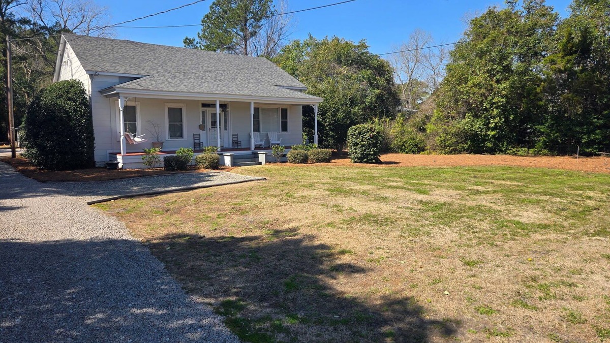 Wrightsboro Other | Farmhouse Getaway w/Chickens 15 min 2 Beach & Downtown