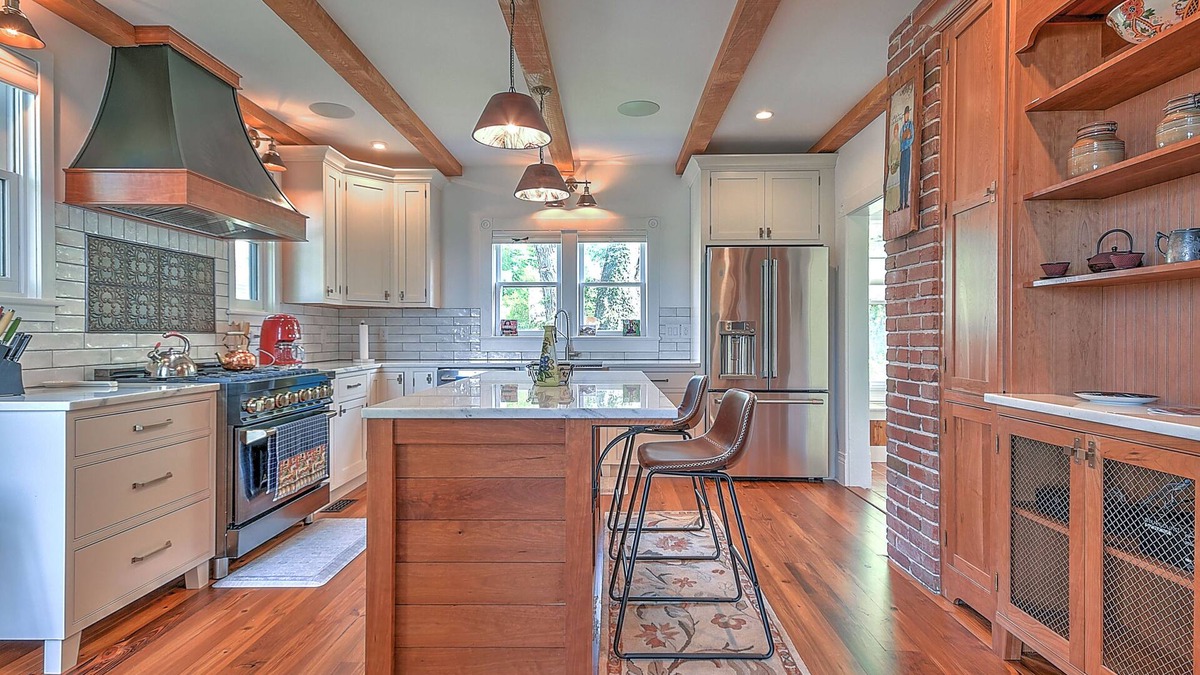Abingdon House | Farmhouse great location.