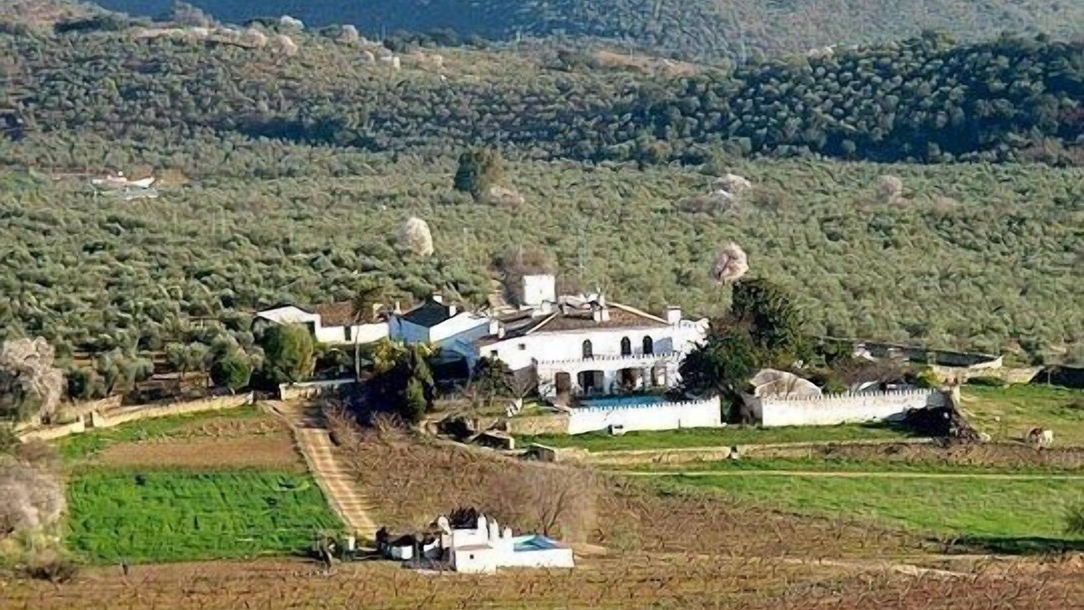 Guadalcanal Cottage | Farmhouse Hacienda La Florida for 4 people