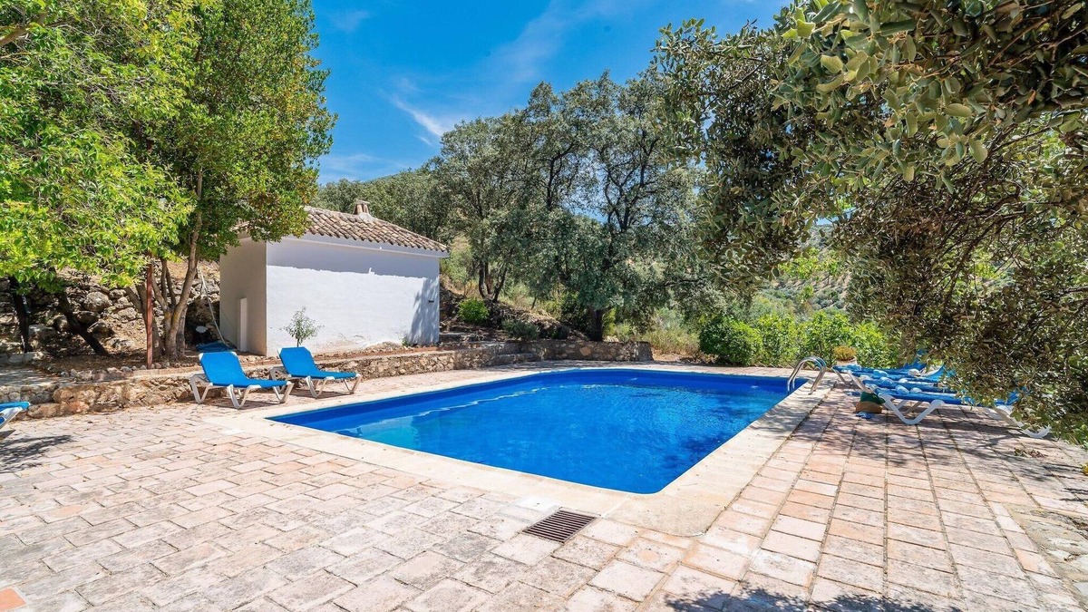 Priego de Cordoba House | Farmhouse in Andalusia near Tiñosa Peak