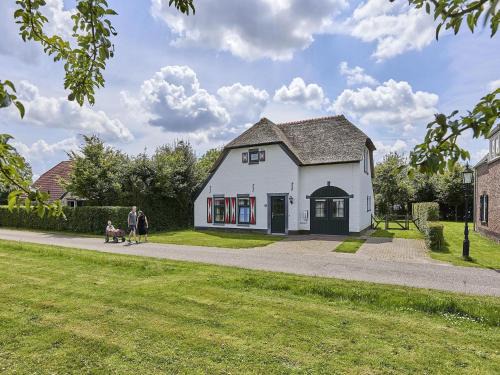 Roggel Villa | Farmhouse in Limburg near Maasplassen