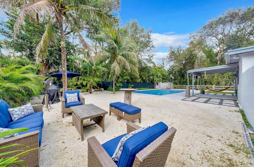 Ludlam Villa | Farmhouse Miami