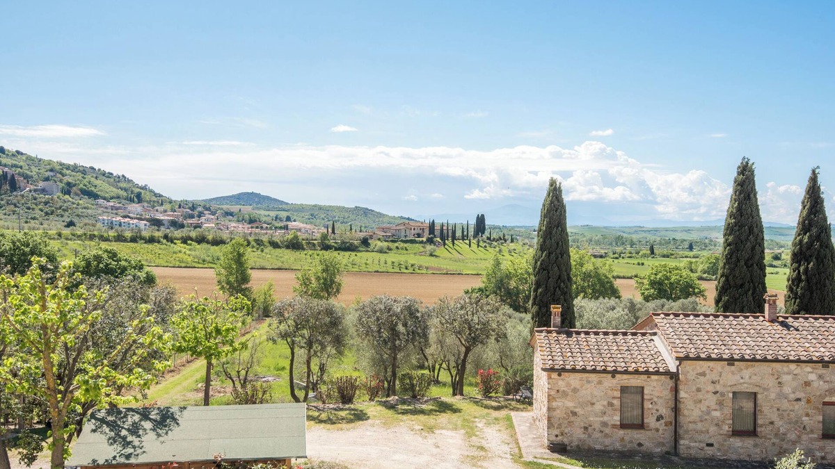 Serre di Rapolano Other | Farmhouse 'Podere Del Pereto Bio- 201' with Shared Pool, Private Terrace and Wi-Fi