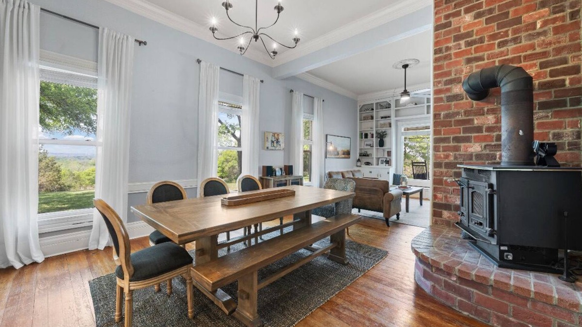 Valley Mills Other | Farmhouse Stay near Waco! Relax with hilltop views, wrap around deck, fire pit!