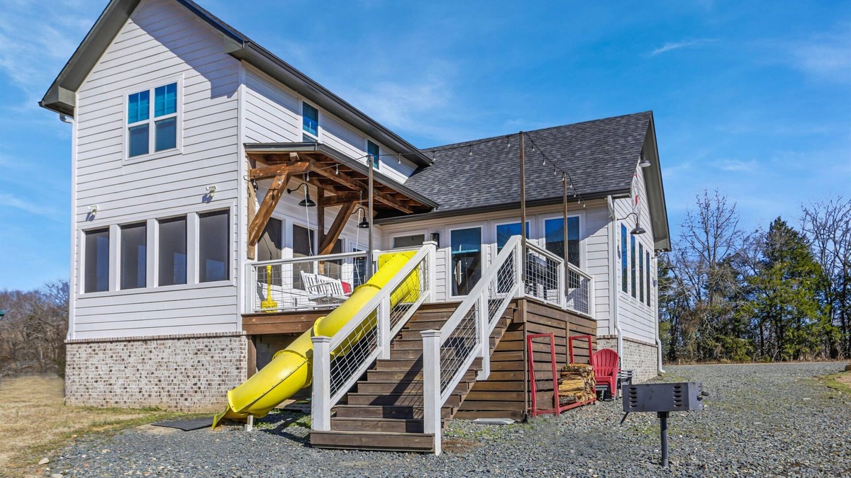 Glenwood House | Farmhouse: Waterfront+Slide+Swings+V-ball+FirePit