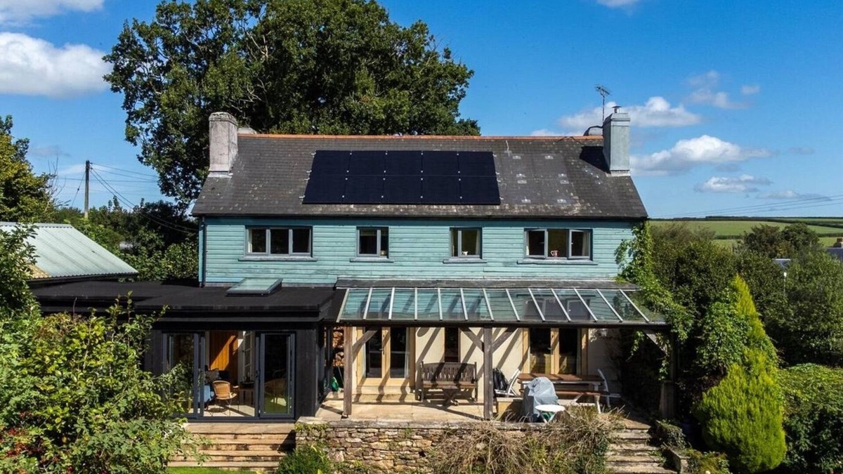 Totnes House | Farmhouse with Garden & Countryside Views