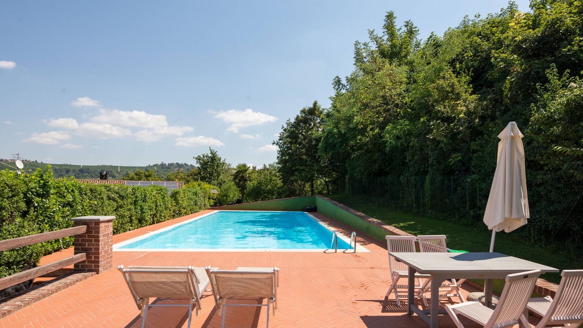 Alba House | Farmhouse with swimming pool surrounded by woods ... a stone's throw from the center