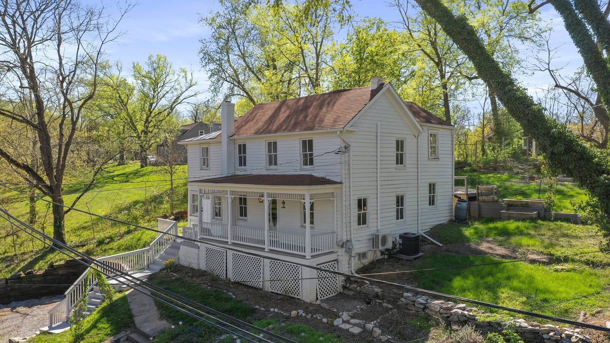 Shepherdstown Other | Farmhouse Writer's Retreat in Historic Shepherdstown