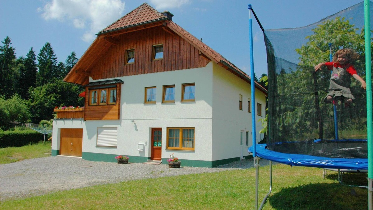 Waldachtal Apartment | Farmstay Fun in Waldachtal