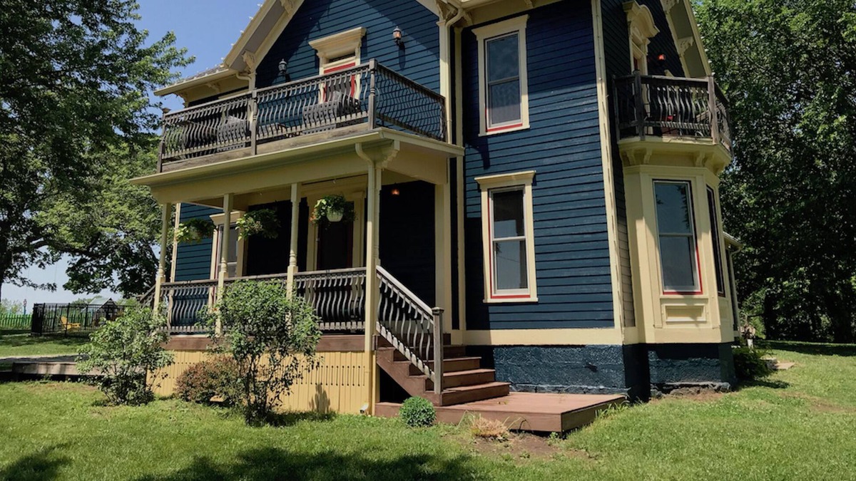 Fontana Bed & Breakfast | Farmstay outside of Kansas City