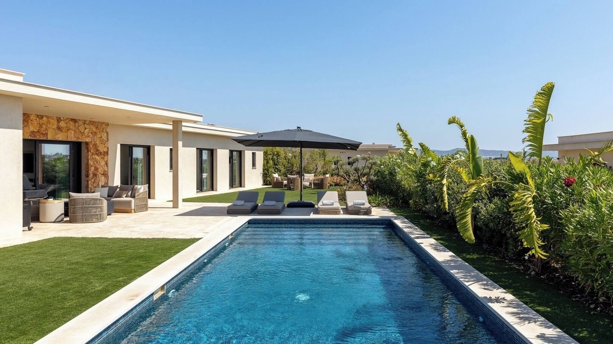 Montenegro House | Faro Luxury Home with Heated Pool and Garden