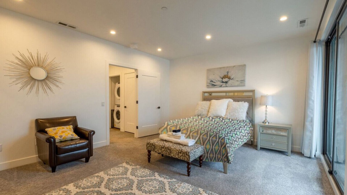 Sugar House House | Fast Wifi | Downtown |Ski Crew | Navien Nooks