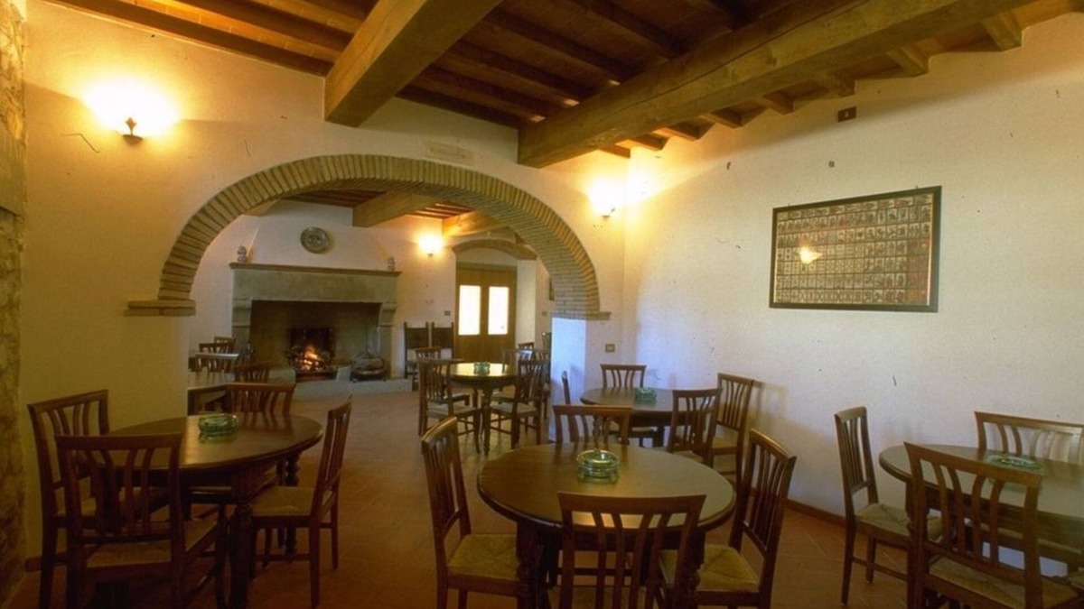 Poppi Apartment | Fattoria di Belvedere Il Castagno apartment with loggia and sun terrace