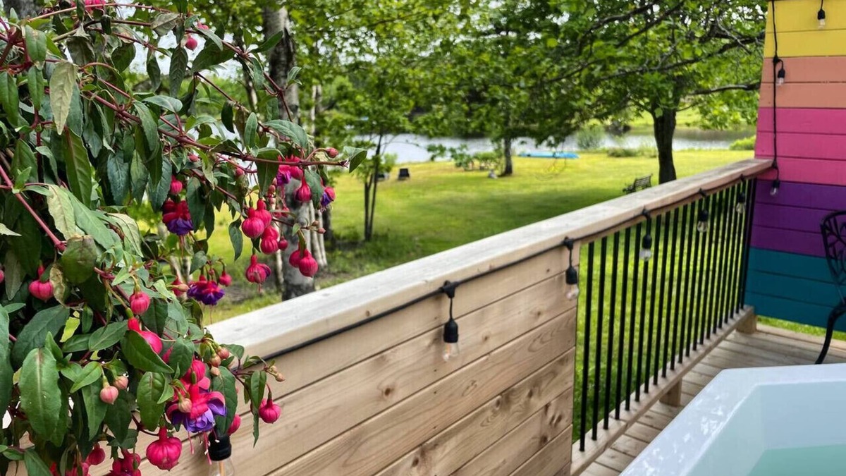 Erbs Cove Condo | Fauna studio on the lake