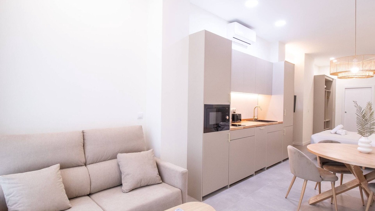 Patraix Apartment | Favara 3 by Concept Flats