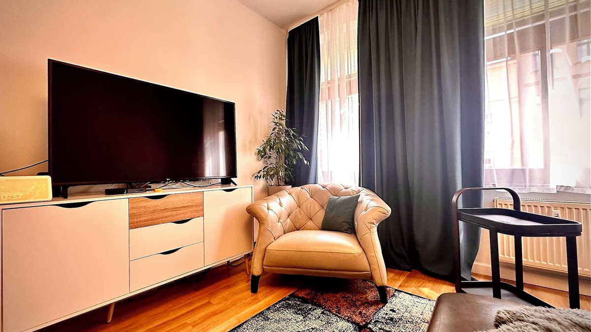 Giebichenstein Apartment | Favorit I apartment 92 QM 4 rooms 6 beds garden