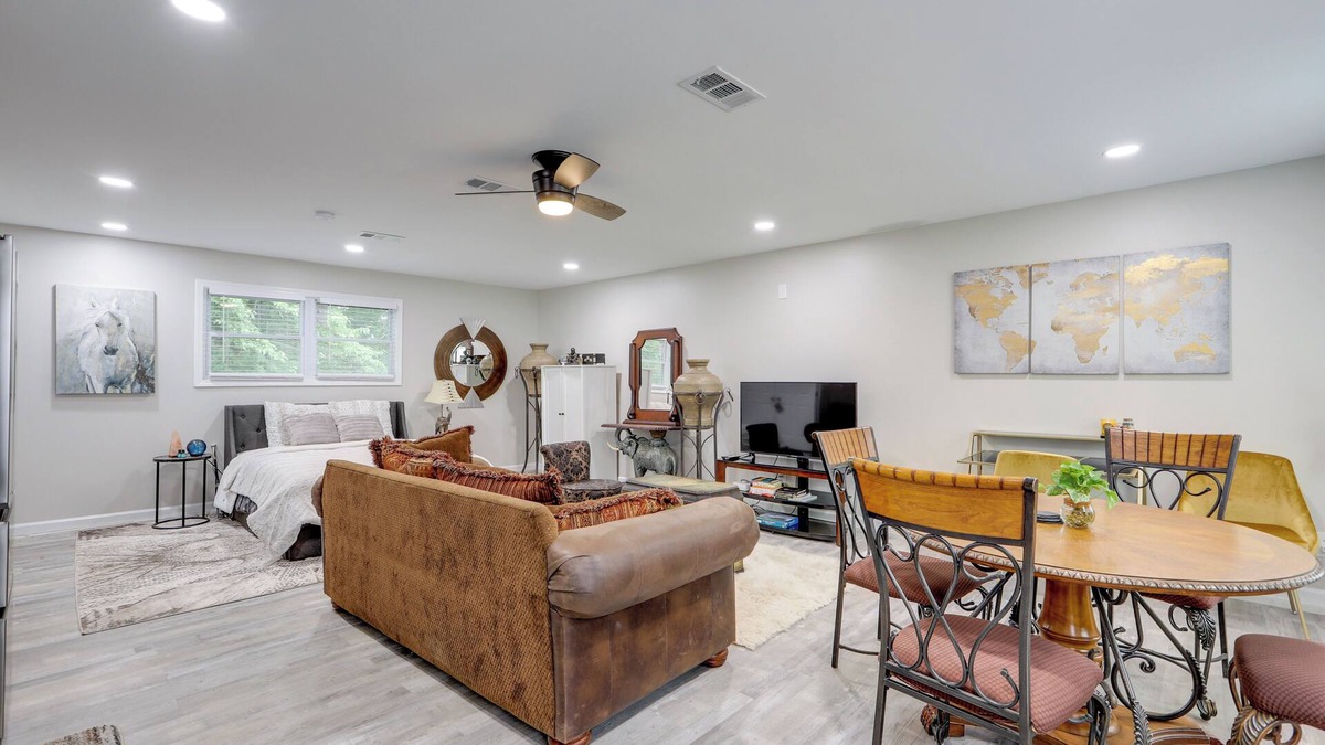 Fayetteville Apartment | Fayetteville Vacation Rental - Near Lake McIntosh!