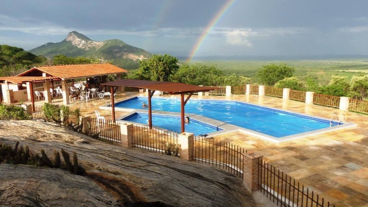 Quixada Hotel | FAZENDA HOTEL PEDRA DOS VENTOS
