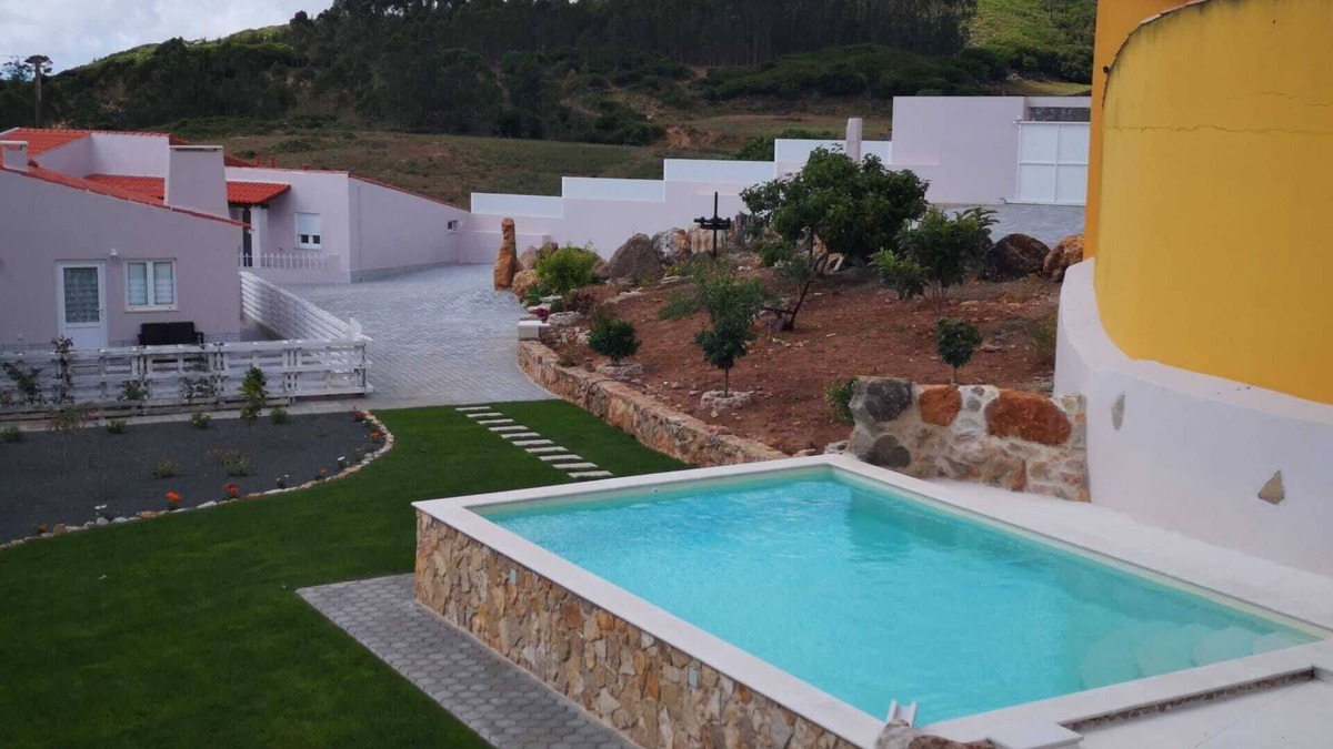 Lourinha House | Feather House