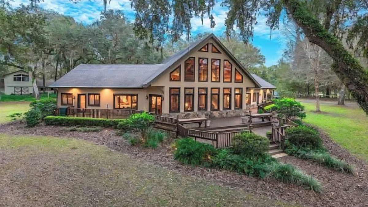 Fellowship House | Featured in Magazines! Charming house on 11 serene acres in welcoming Ocala FL