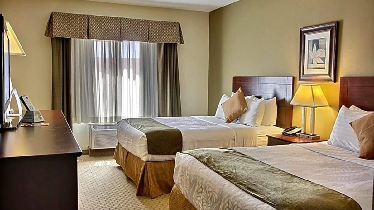 East Las Vegas Apartment | Featuring an indoor swimming pool and hot tub .