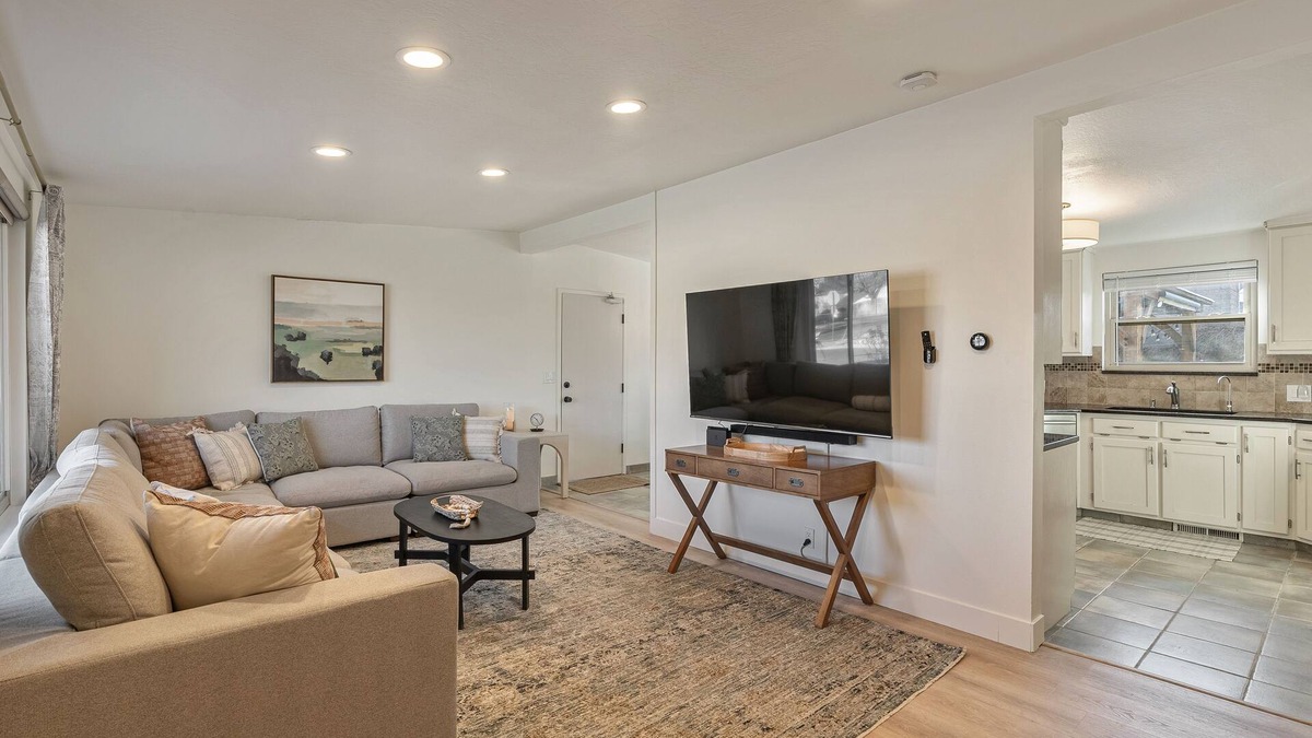 Murray House | Featuring: Arcade Gameroom PoolnGreat for Families!